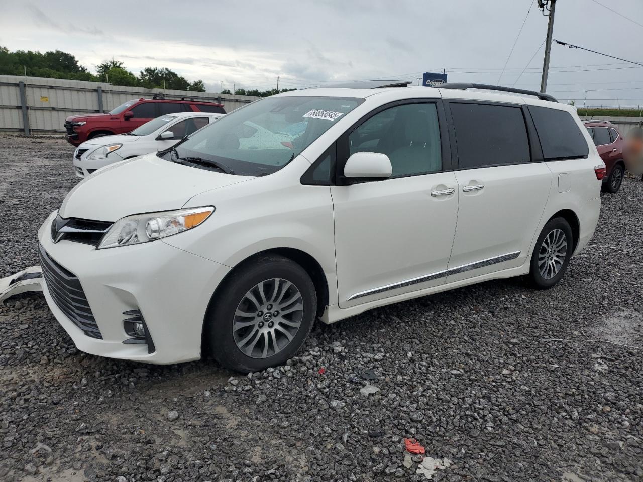 2018 TOYOTA SIENNA