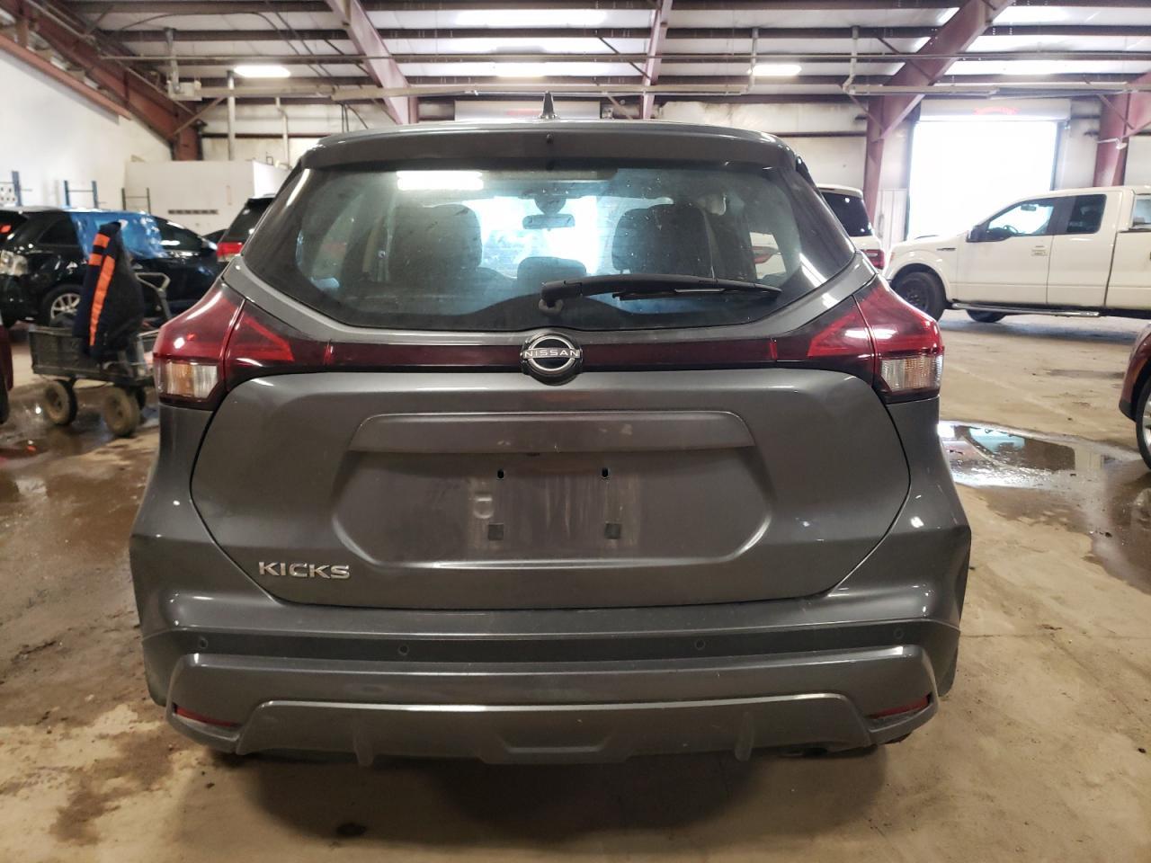 2024 NISSAN KICKS