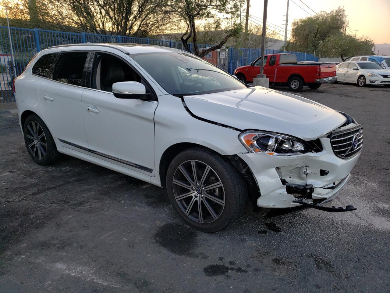 2016 VOLVO XC60