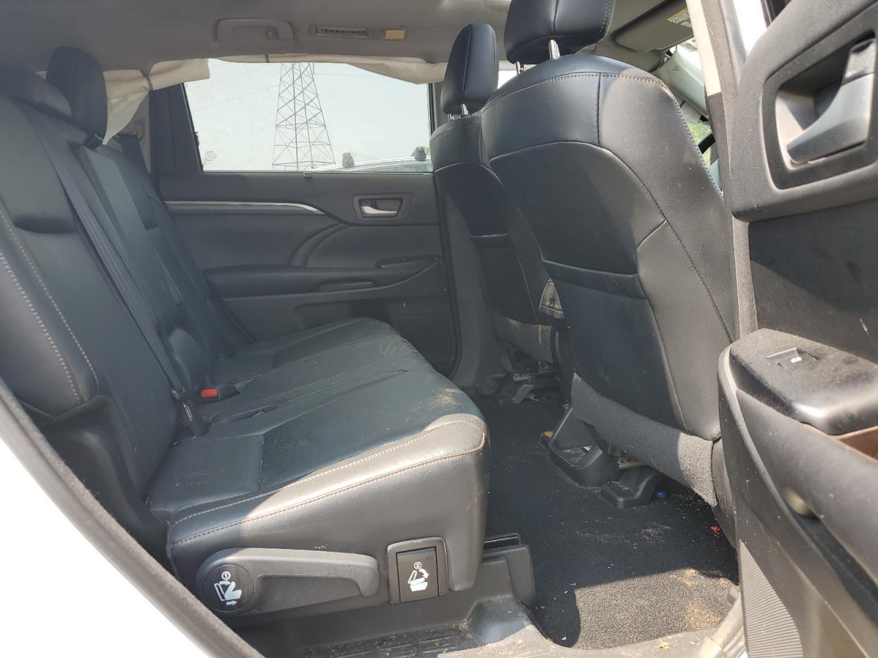 2017 TOYOTA HIGHLANDER