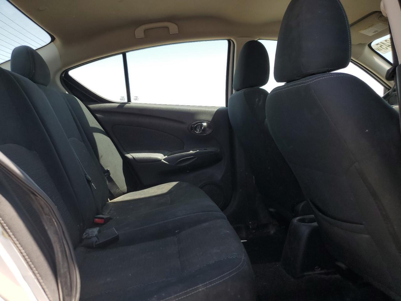 2016 NISSAN VERSA