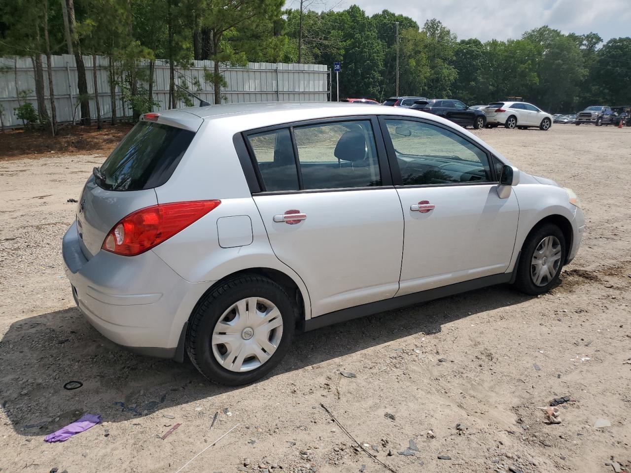 2010 NISSAN VERSA