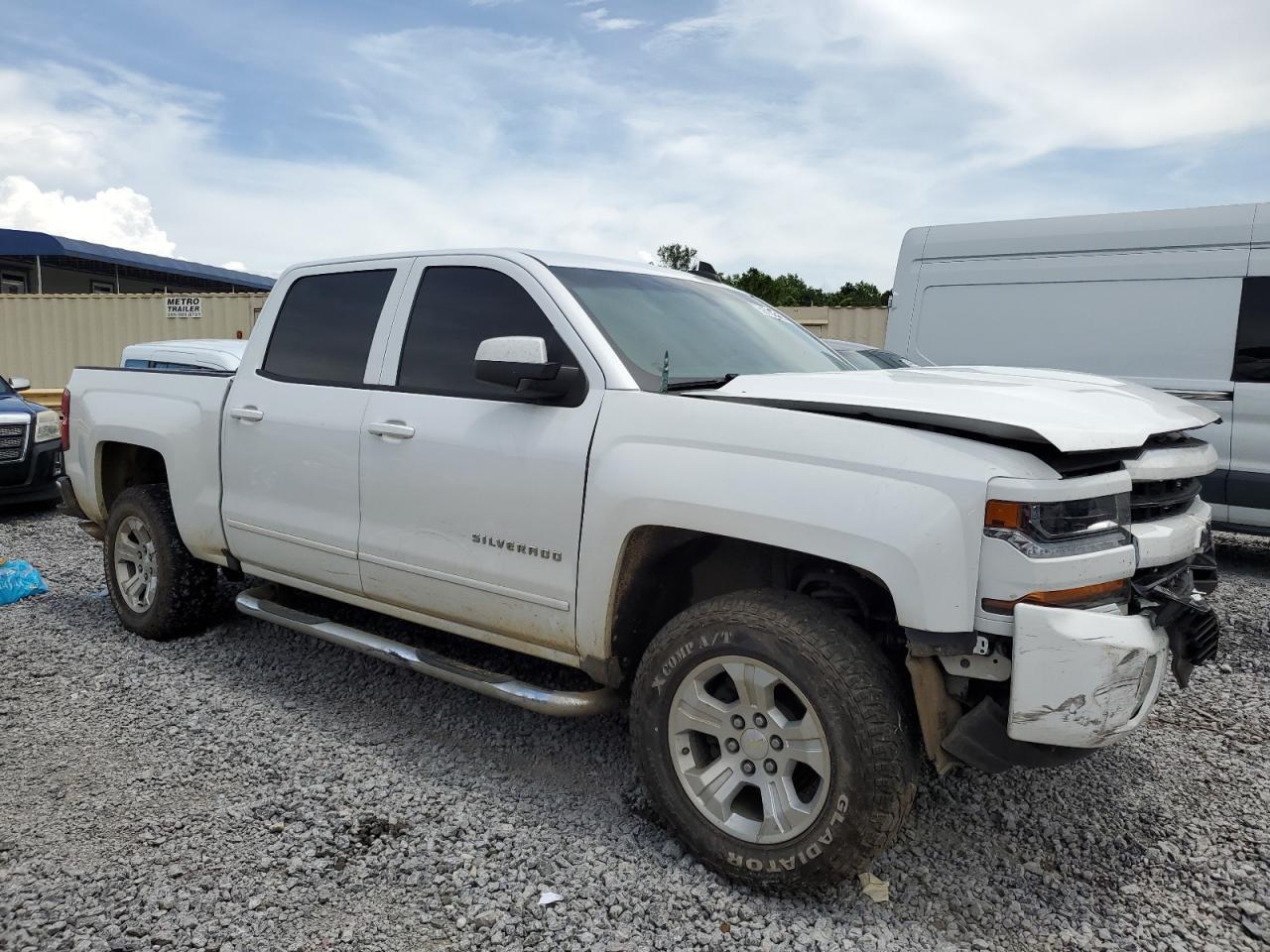 2018 CHEVROLET Silverado