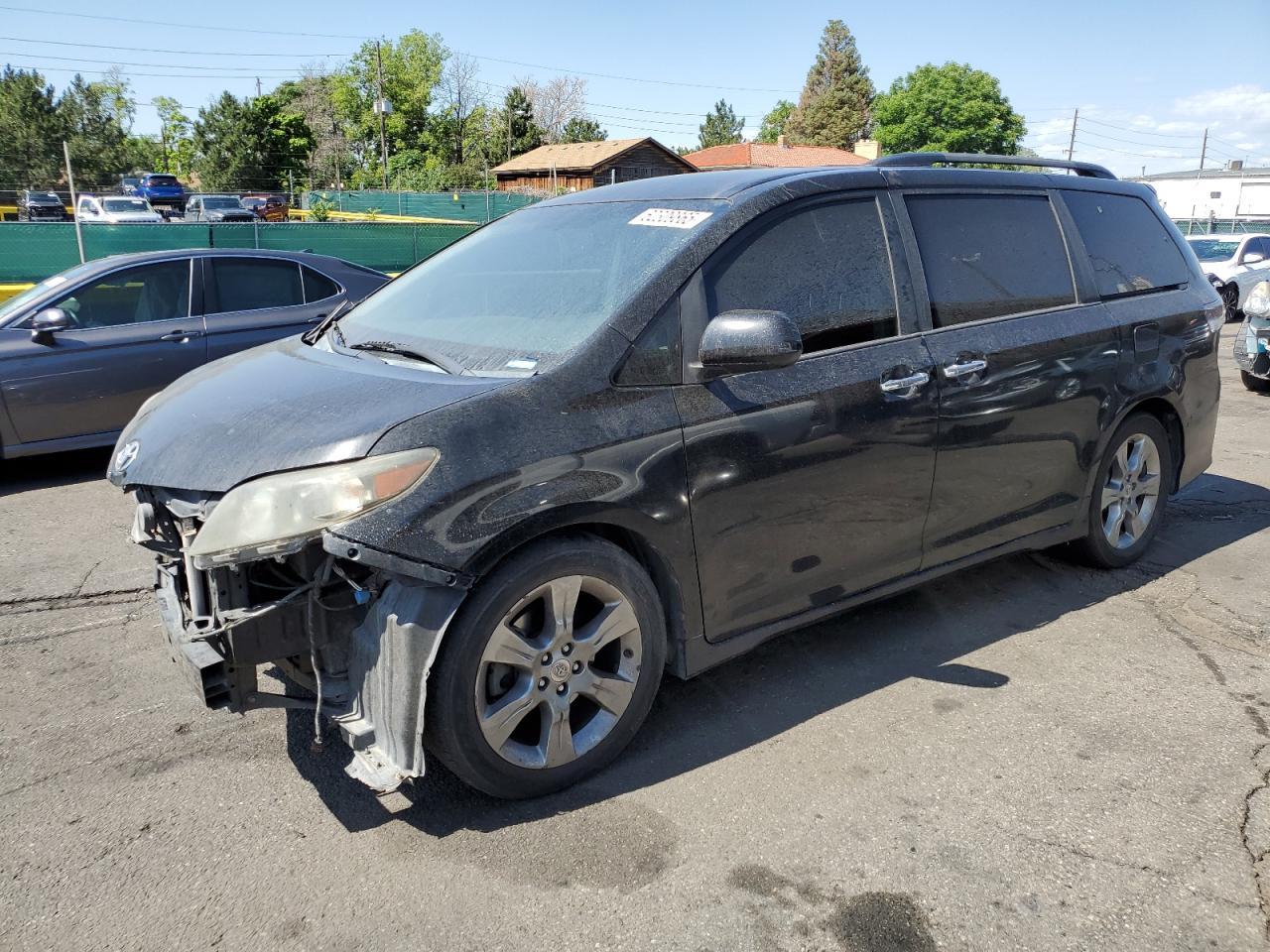 2014 TOYOTA SIENNA
