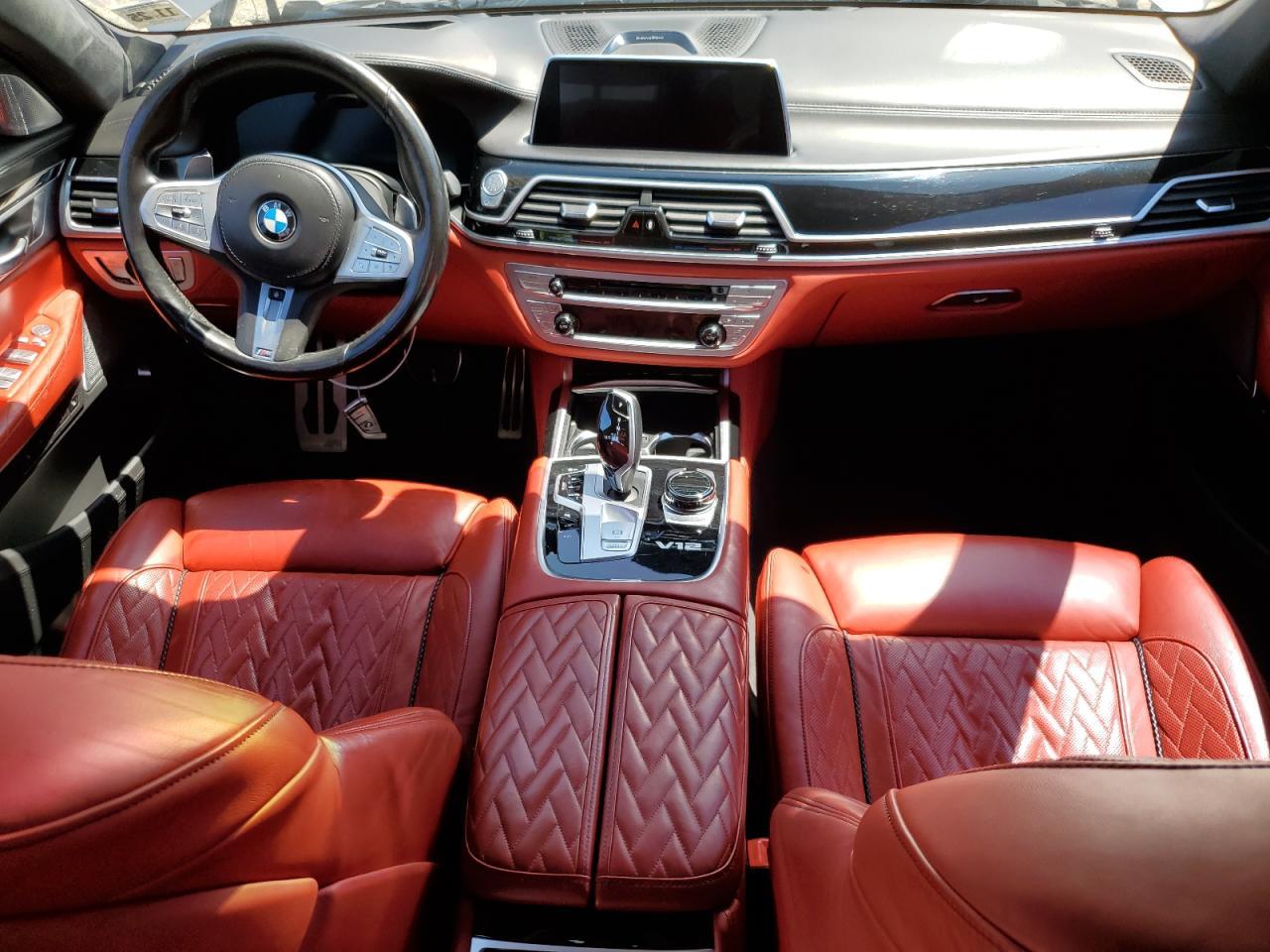 2020 BMW M7