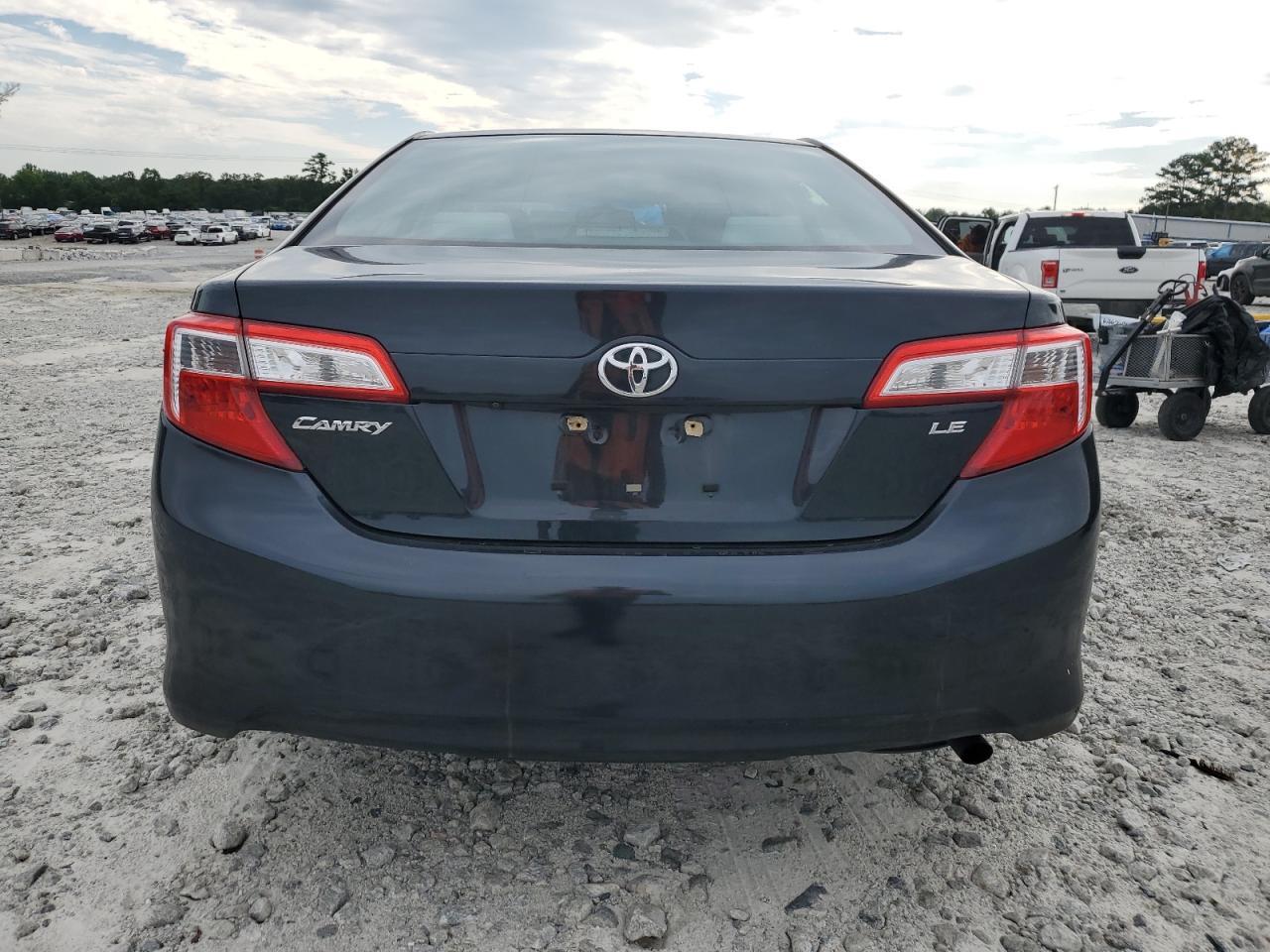 2014 TOYOTA CAMRY