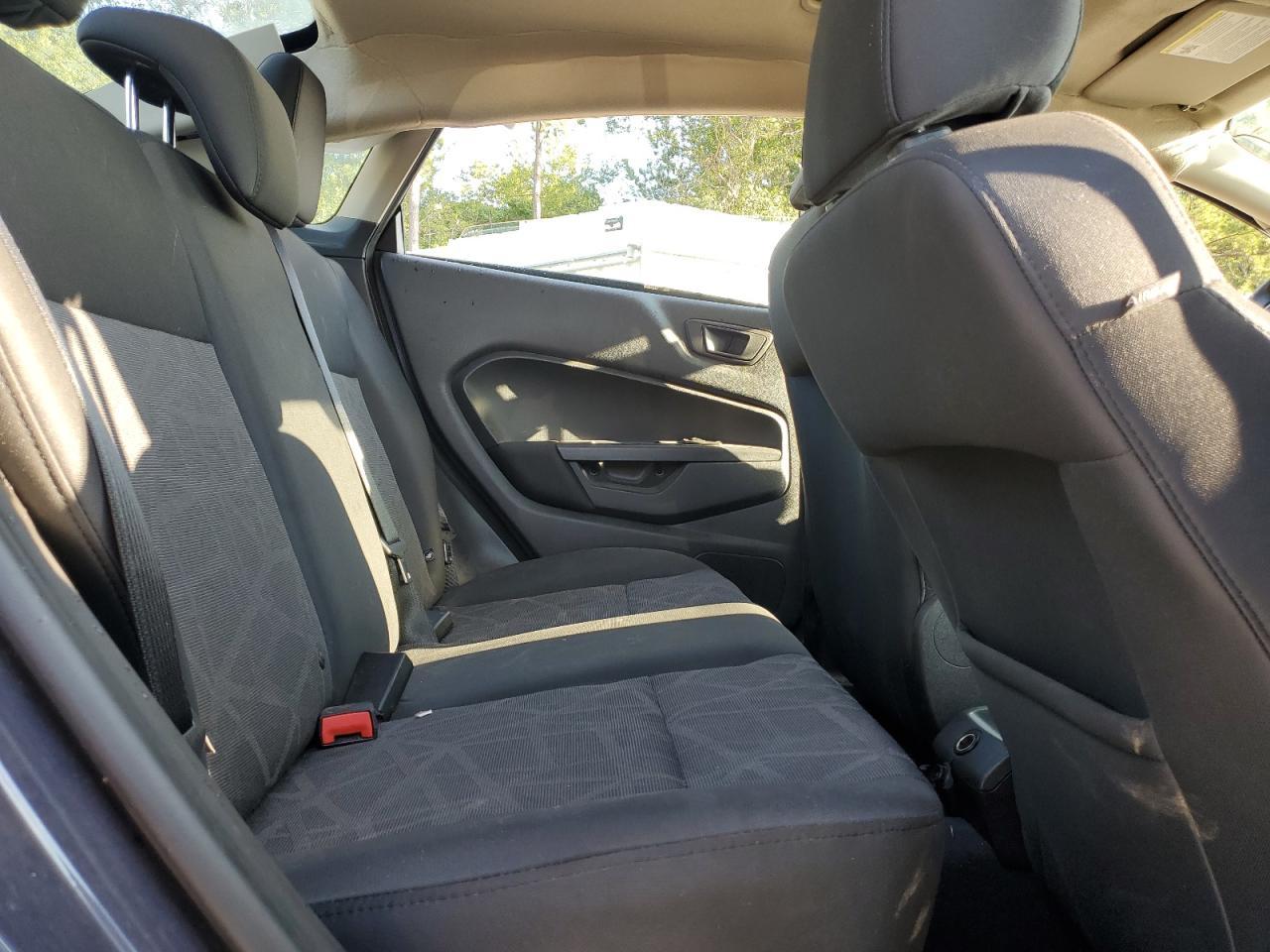 2013 FORD Fiesta