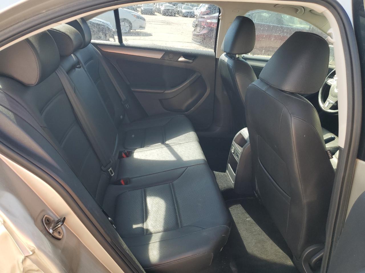 2013 VOLKSWAGEN JETTA