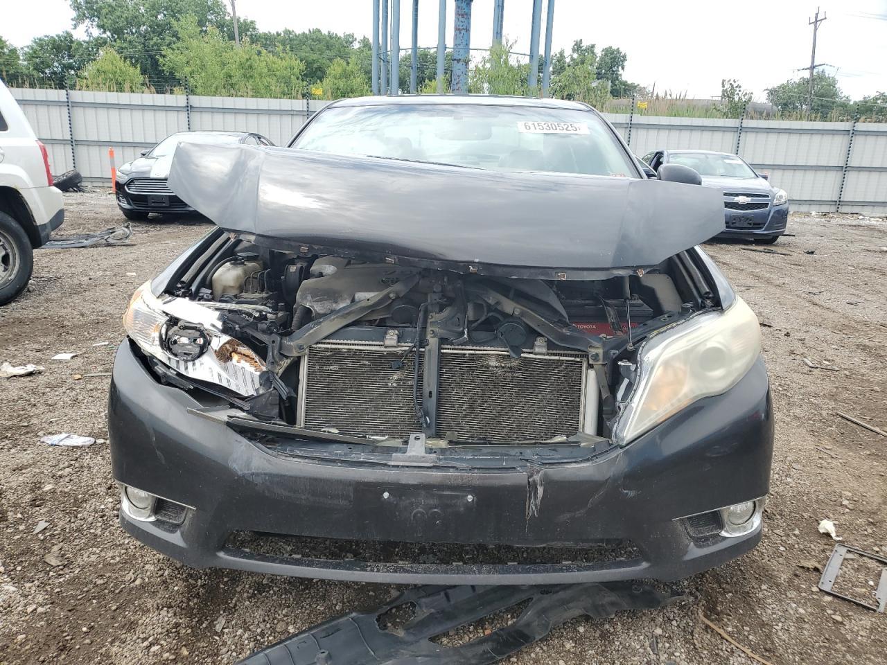 2011 TOYOTA Avalon
