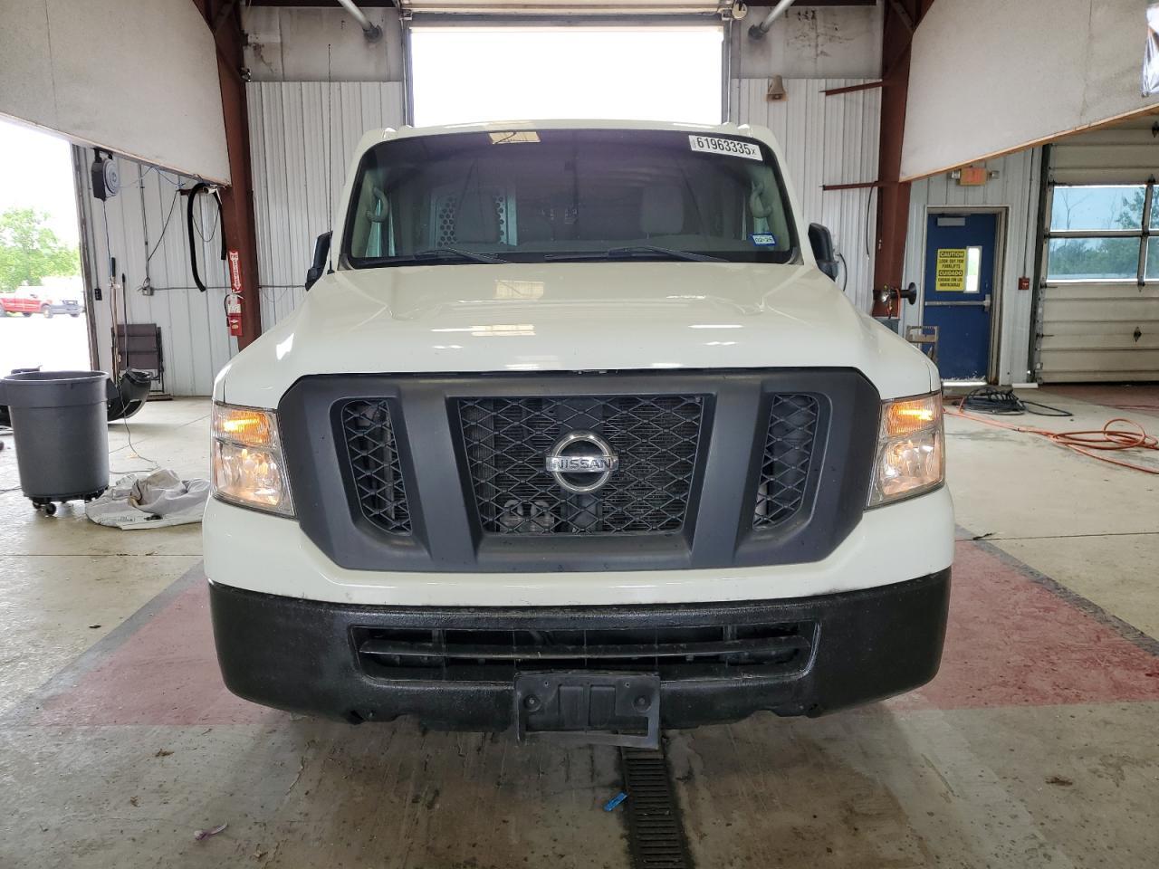 2017 NISSAN Nv
