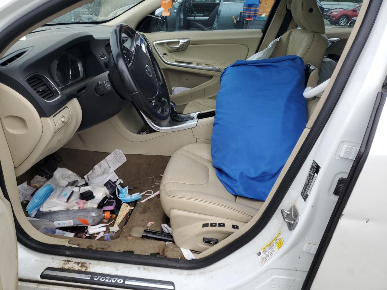 2015 VOLVO S60