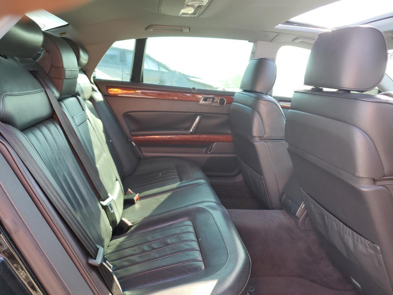 2004 VOLKSWAGEN Phaeton