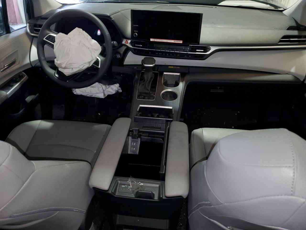2025 TOYOTA SIENNA
