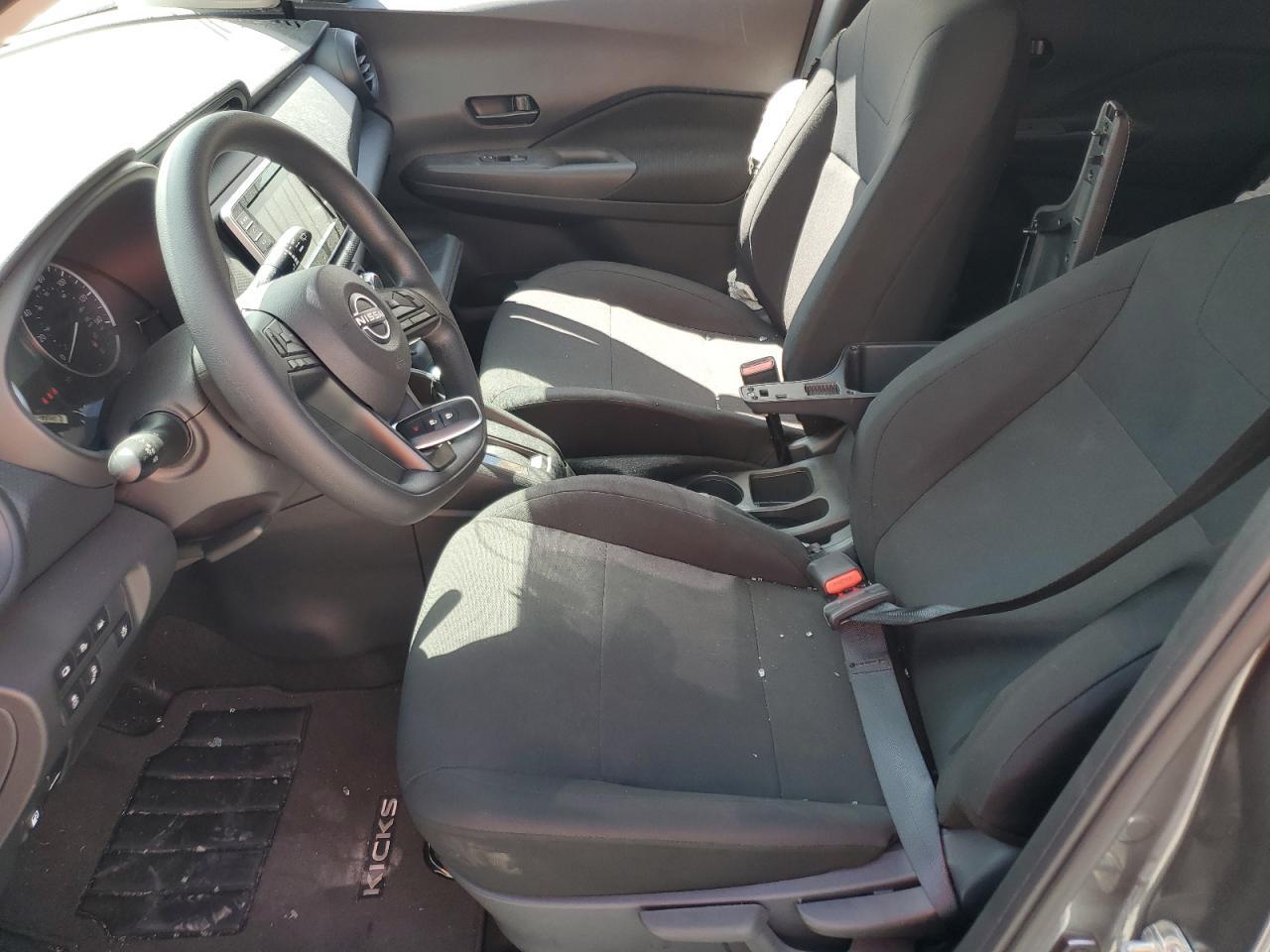 2025 NISSAN KICKS