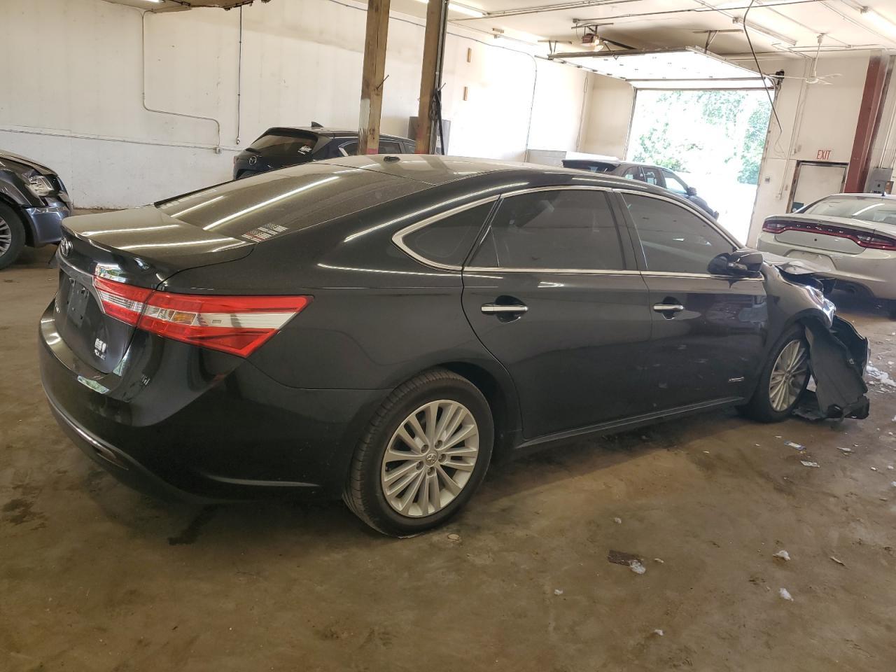 2013 TOYOTA Avalon