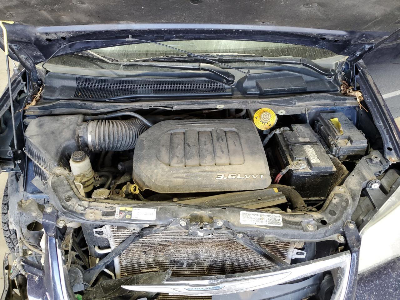 2014 CHRYSLER Town & Country