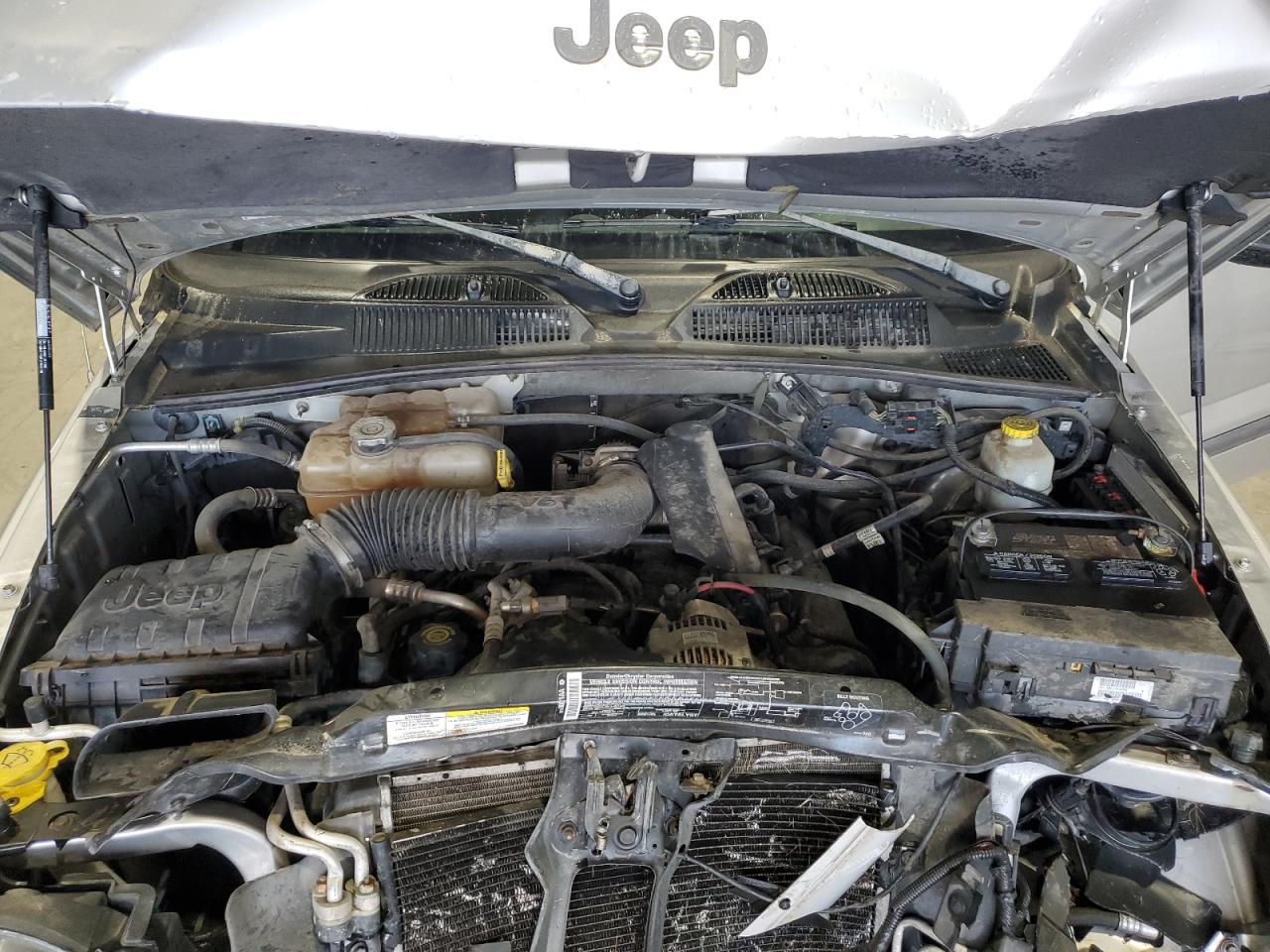 2004 JEEP Liberty