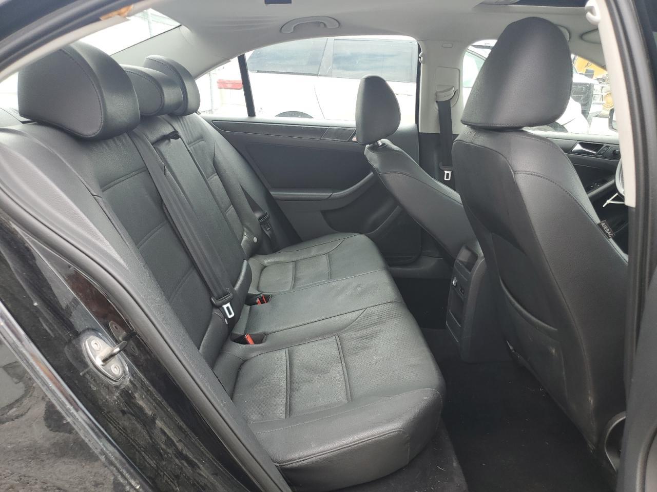 2011 VOLKSWAGEN JETTA