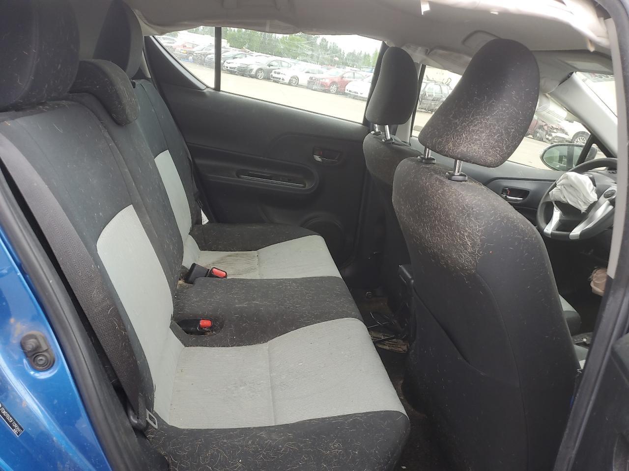 2015 TOYOTA Prius c
