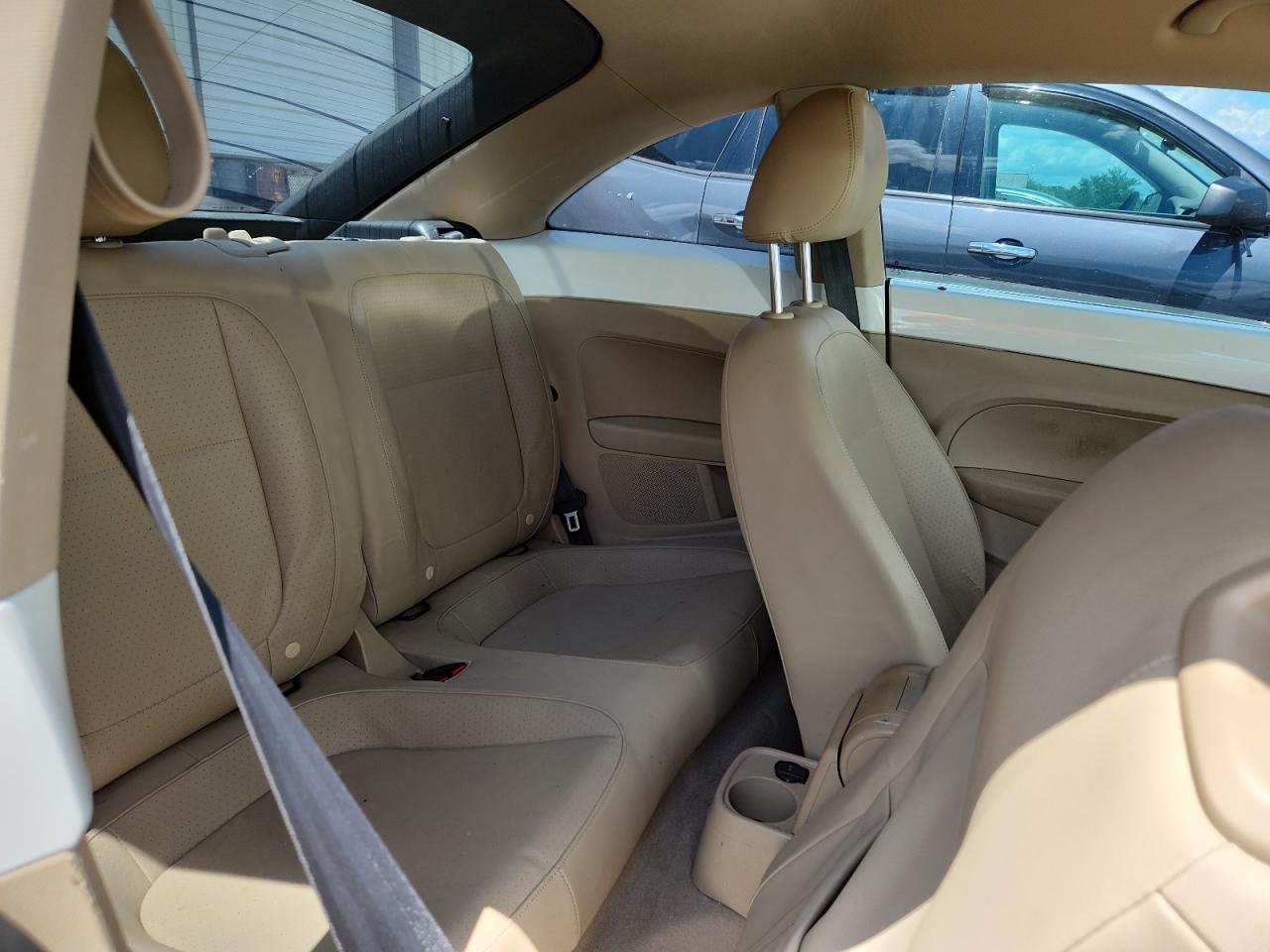 2015 VOLKSWAGEN Beetle