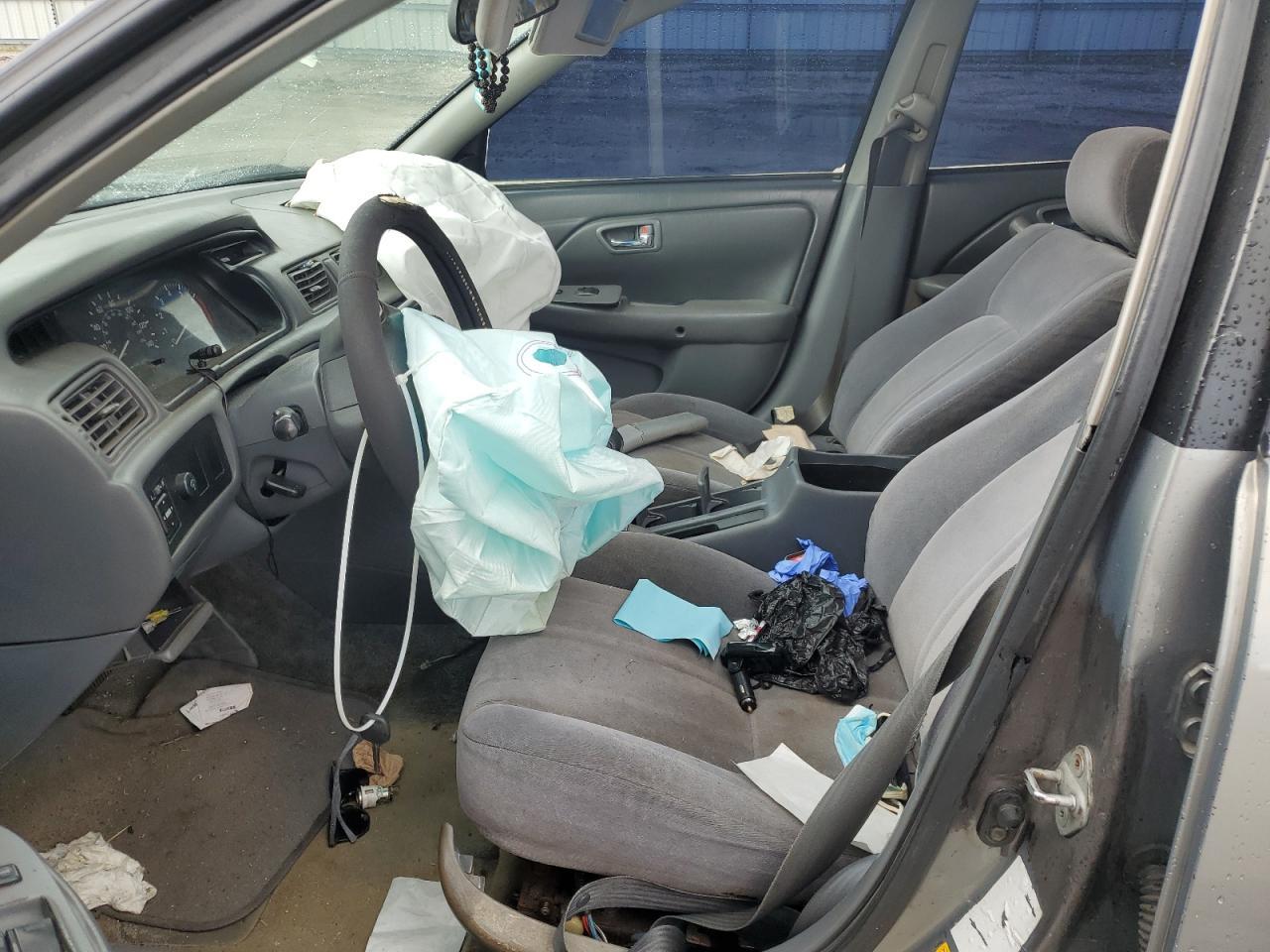 2001 TOYOTA CAMRY