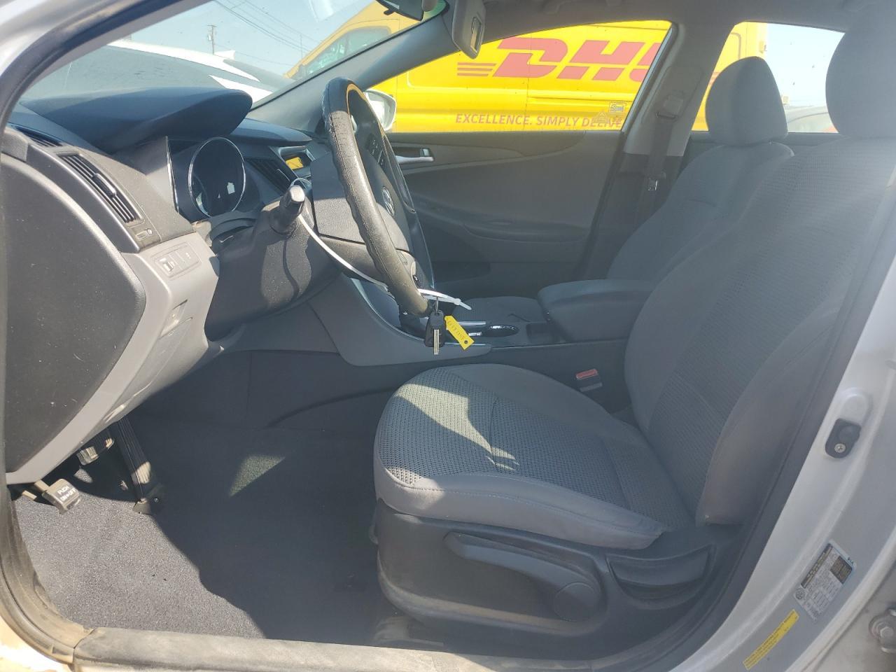 2011 HYUNDAI SONATA