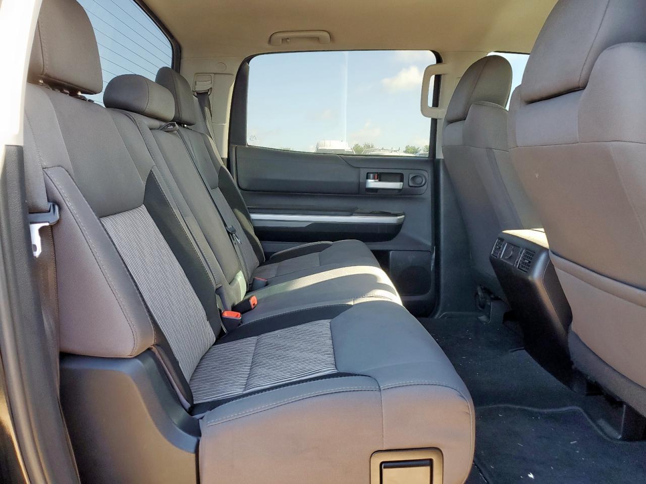 2015 TOYOTA TUNDRA