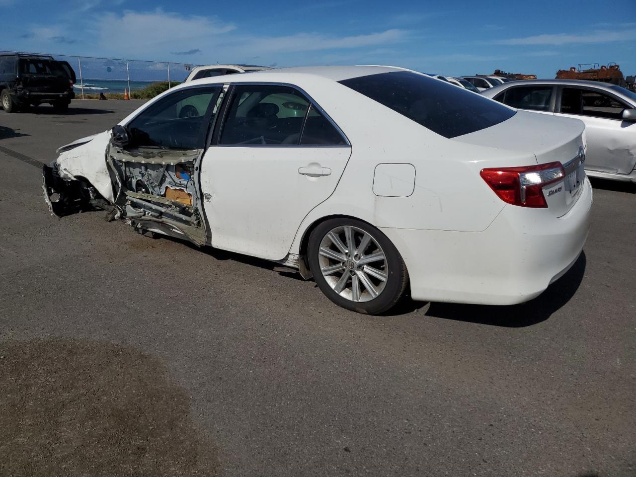 2014 TOYOTA CAMRY