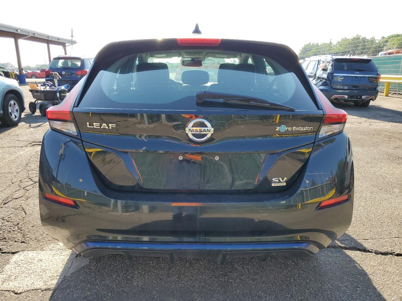 2022 NISSAN LEAF
