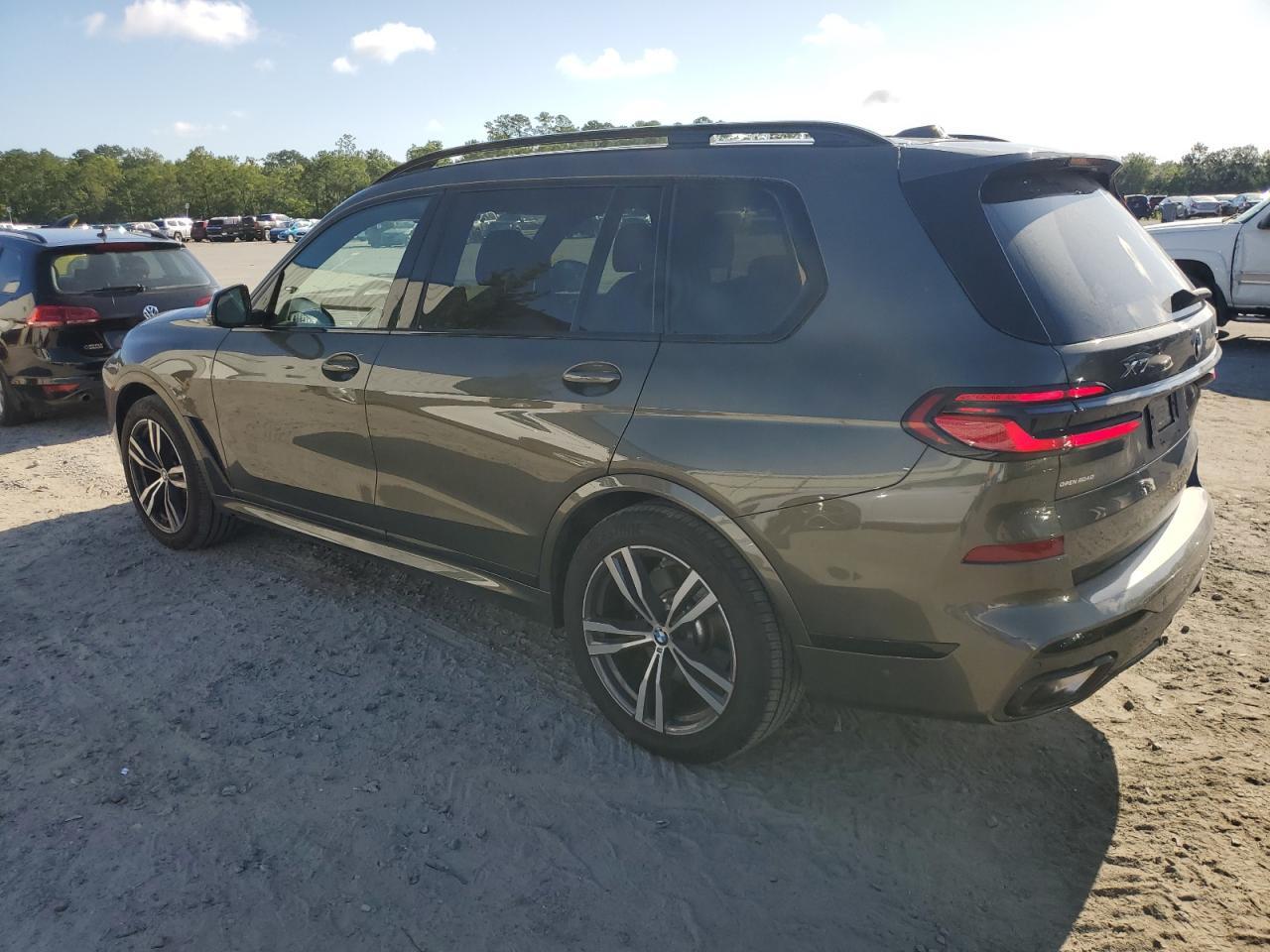 2024 BMW X7