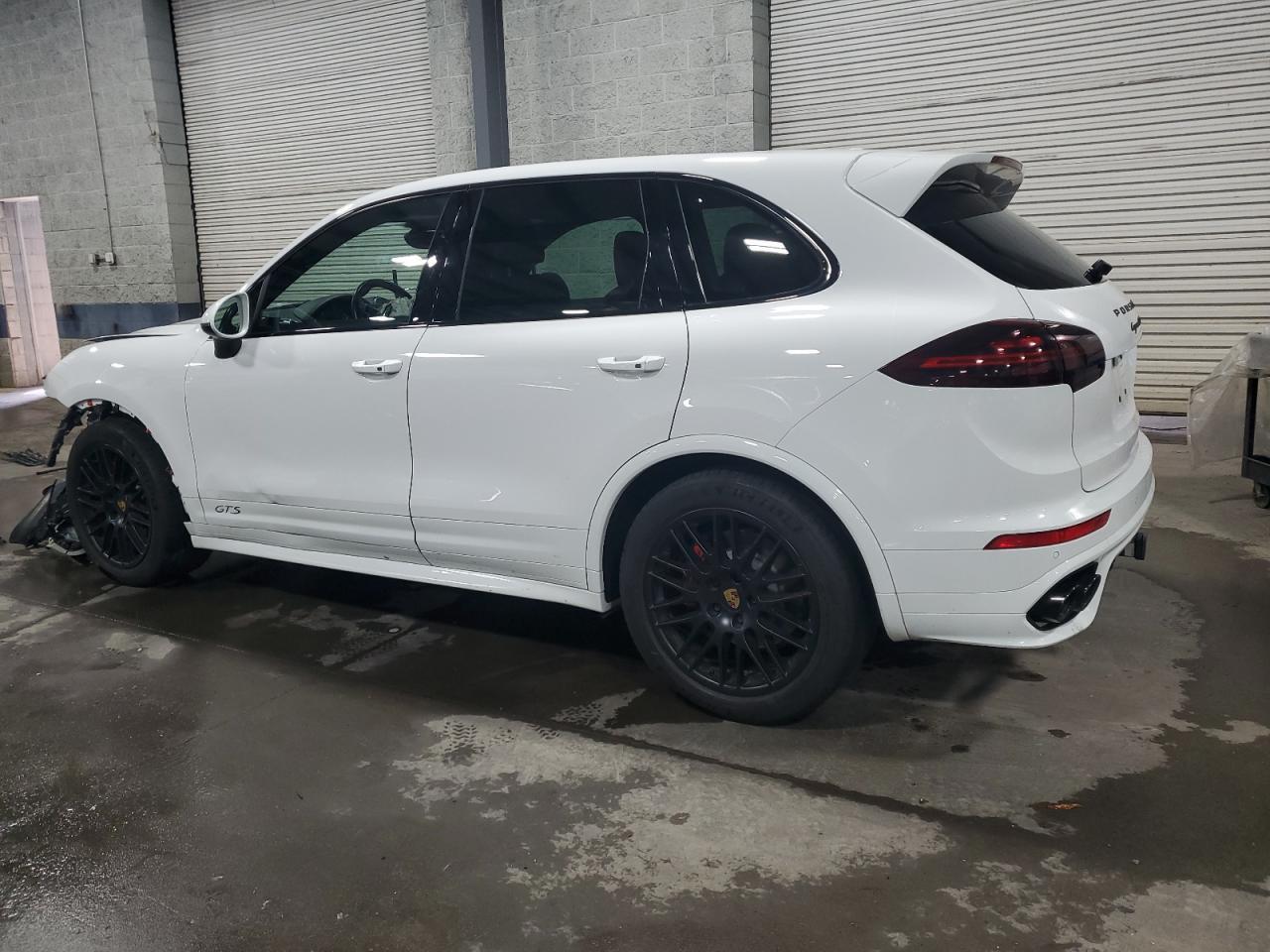 2017 PORSCHE CAYENNE
