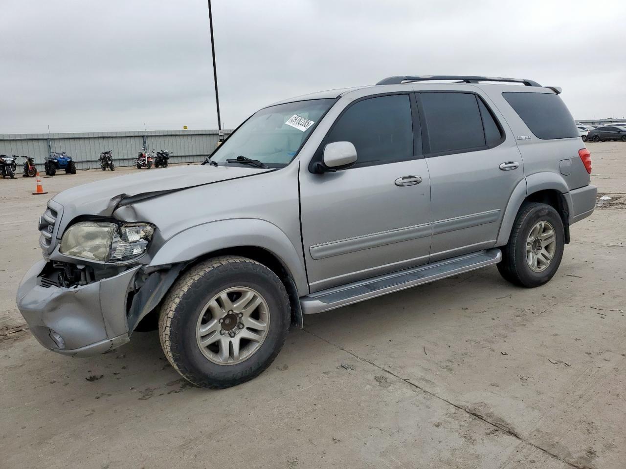 2004 TOYOTA Sequoia