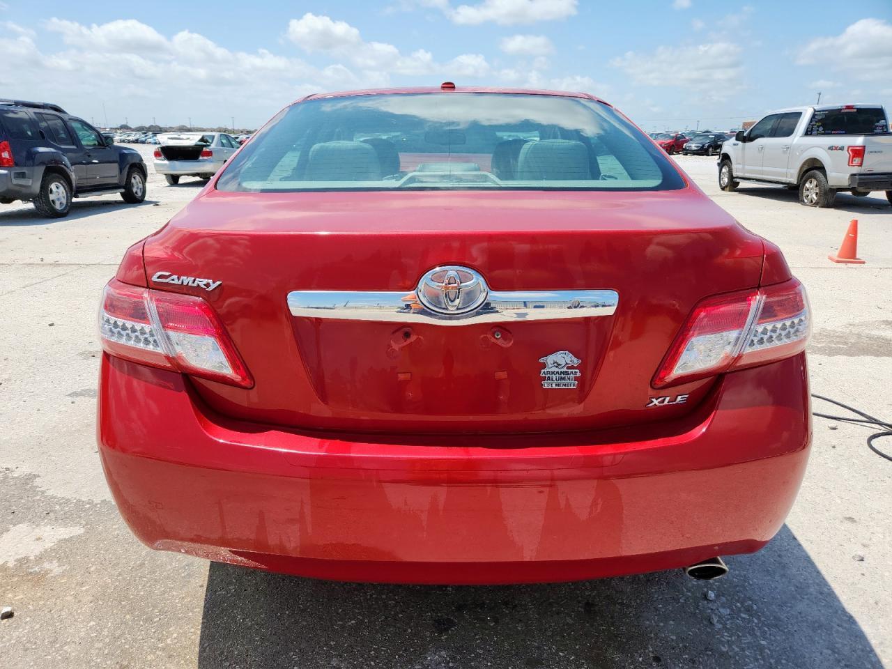 2011 TOYOTA CAMRY