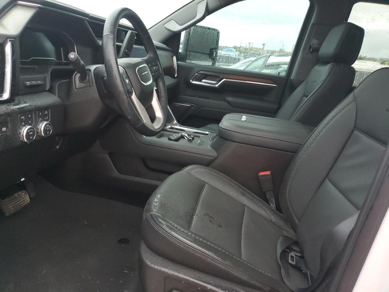 2024 GMC Sierra