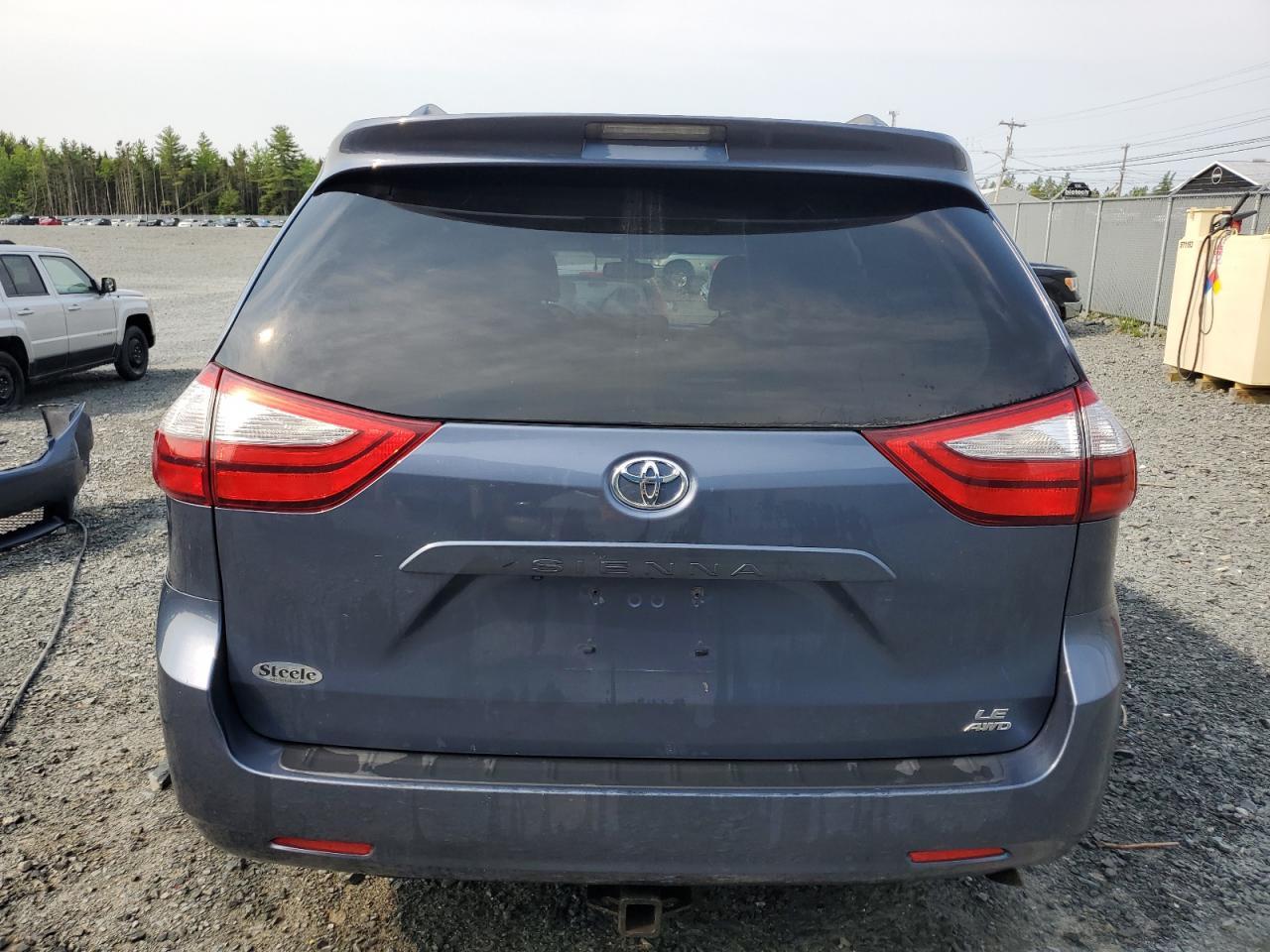 2015 TOYOTA SIENNA