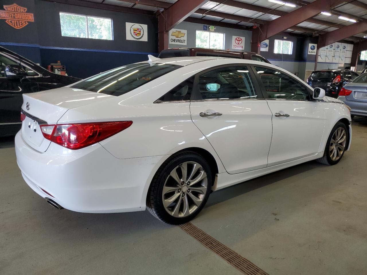2011 HYUNDAI SONATA