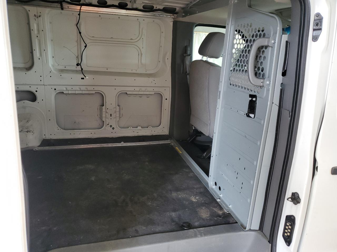 2017 NISSAN Nv