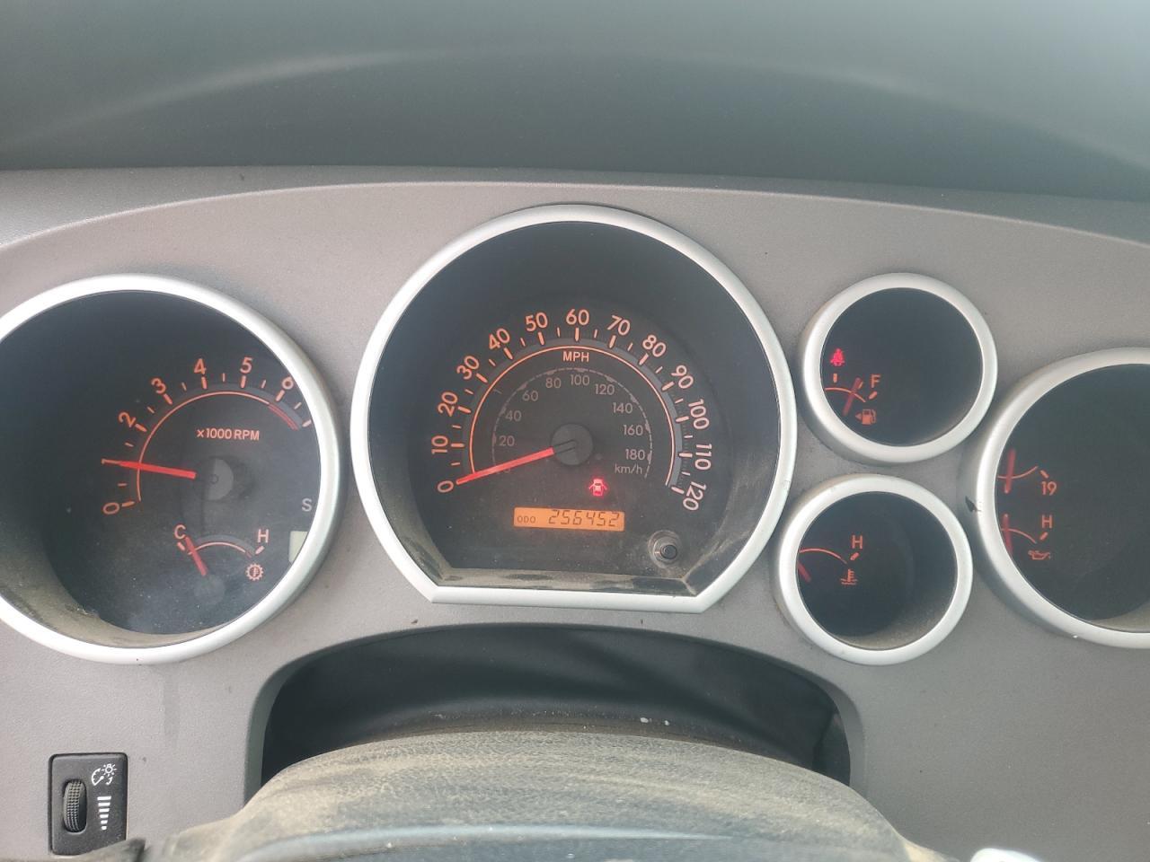 2011 TOYOTA TUNDRA