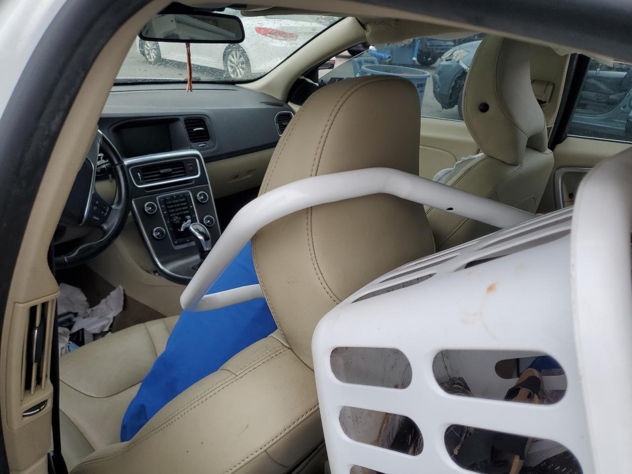 2015 VOLVO S60