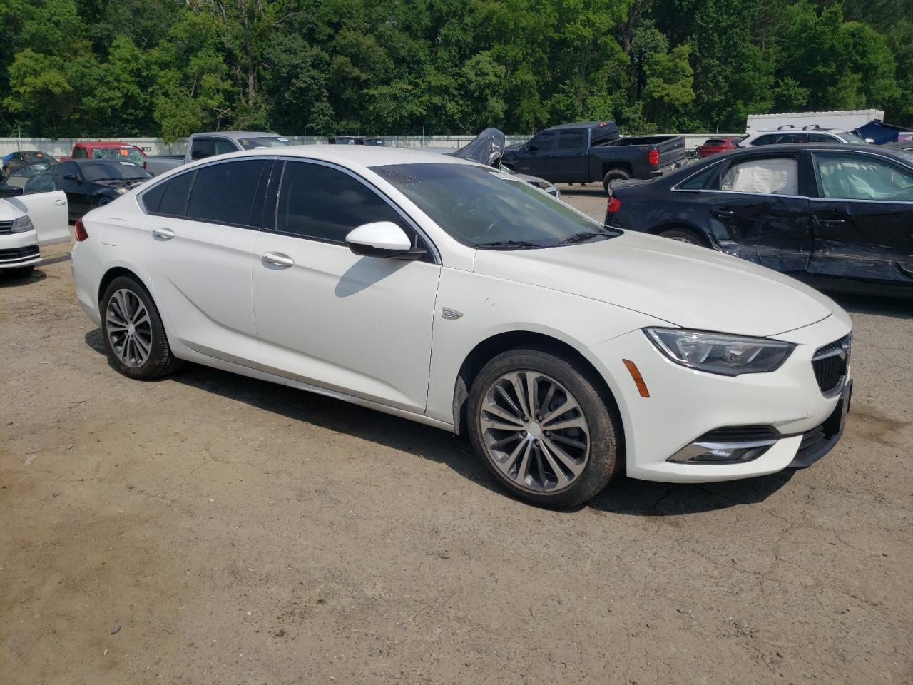 2018 BUICK Regal