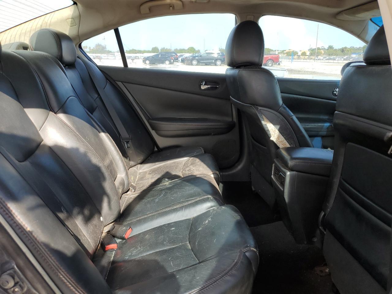 2012 NISSAN Maxima