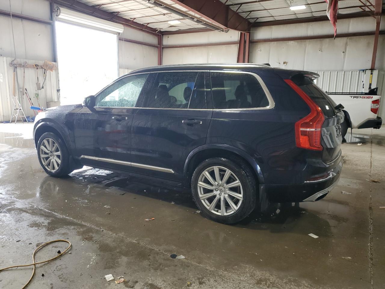 2017 VOLVO XC90