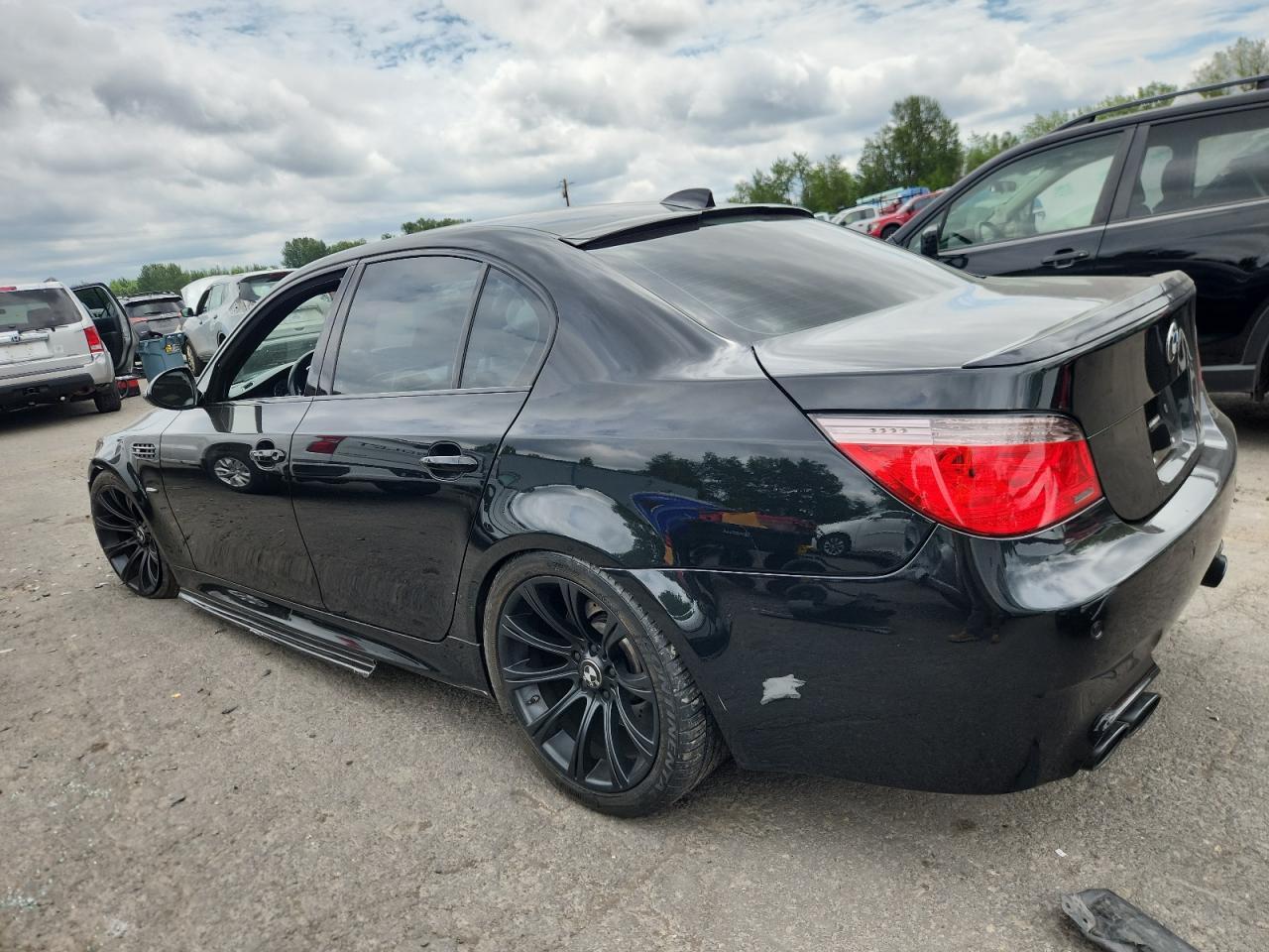 2010 BMW M5