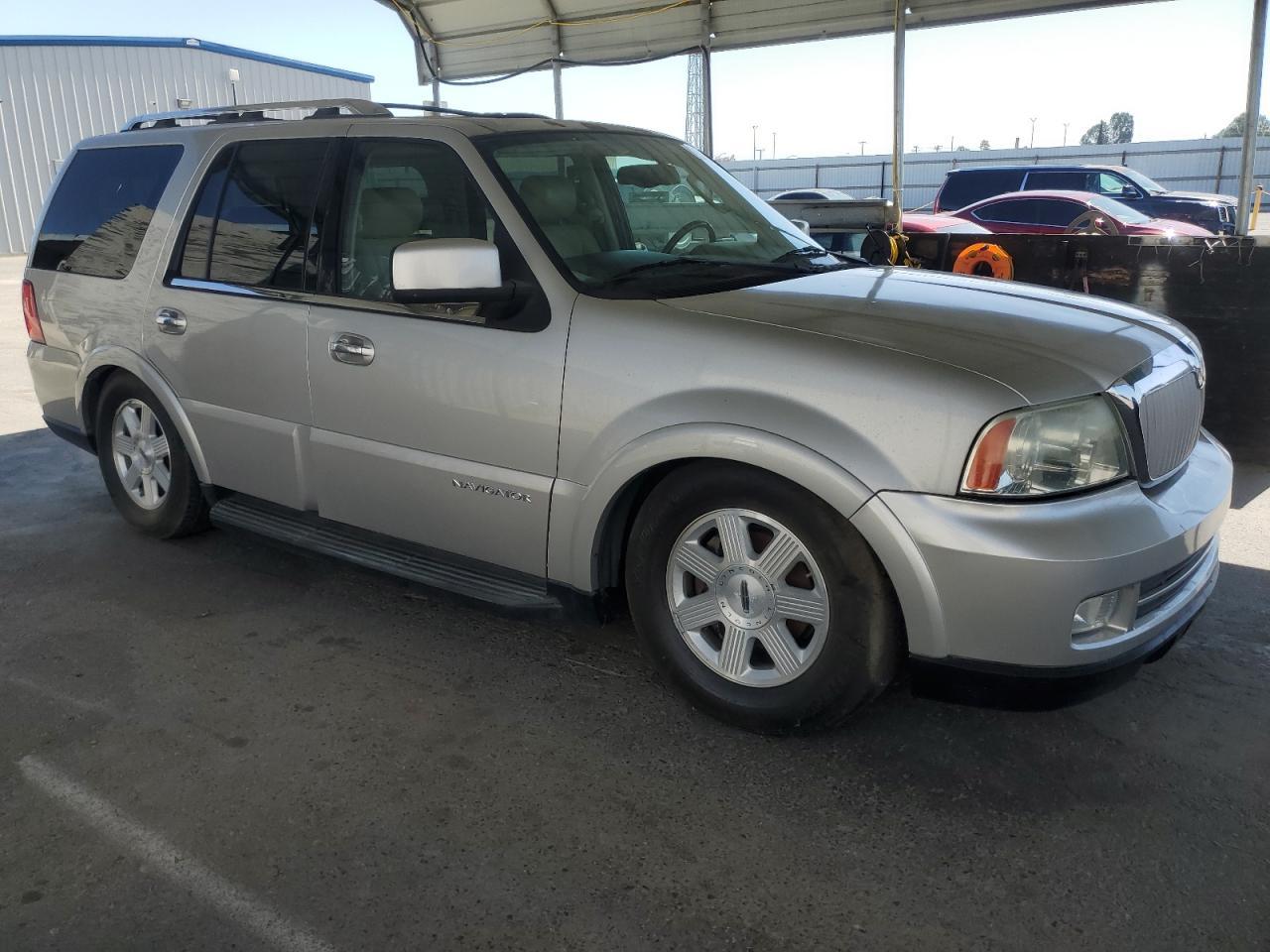 2005 LINCOLN Navigator