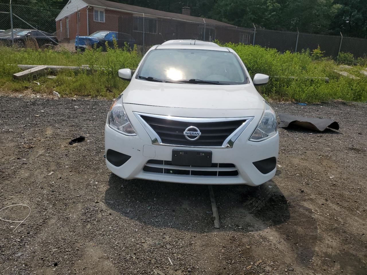 2018 NISSAN VERSA
