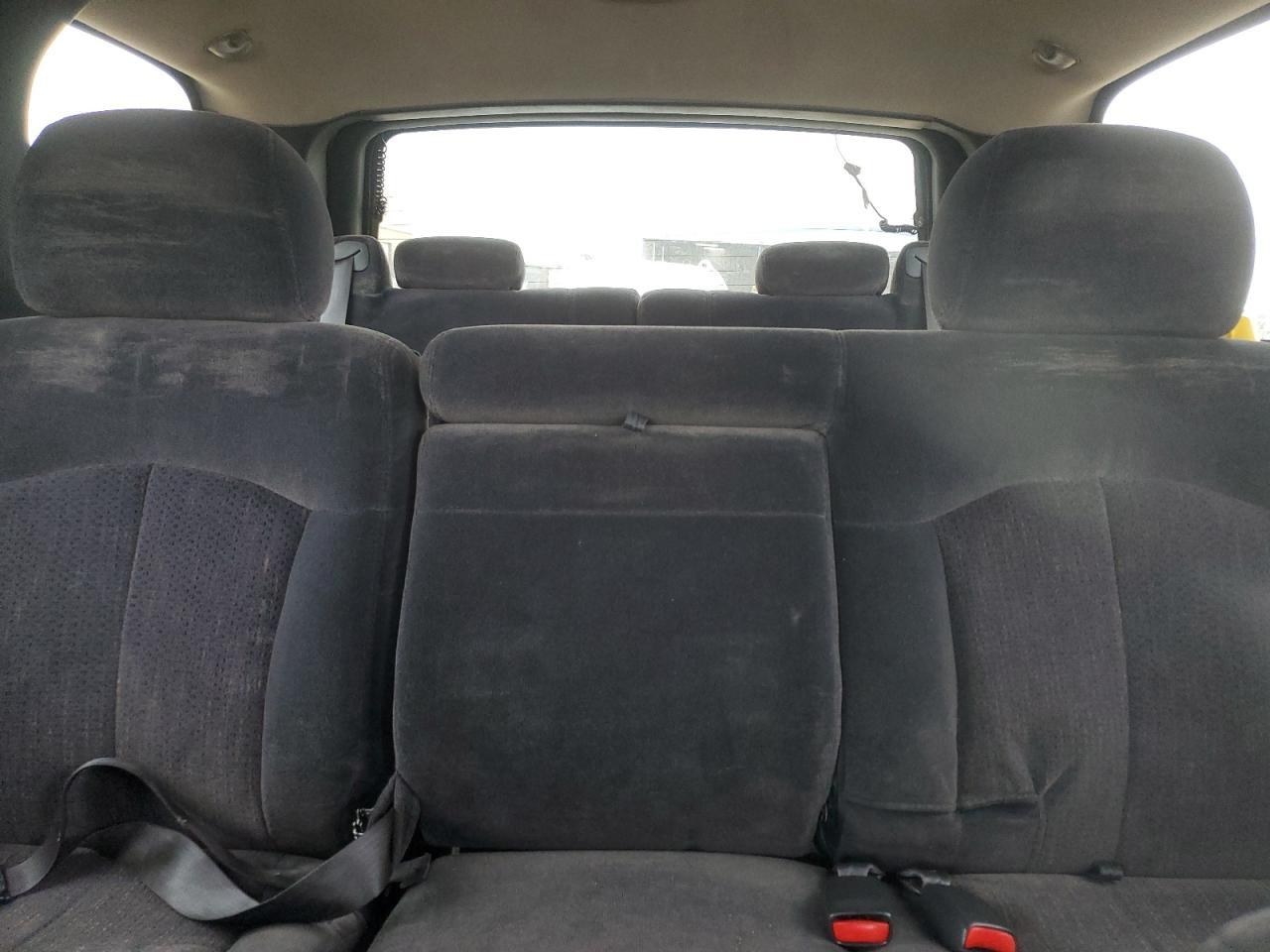 2004 CHEVROLET Tahoe
