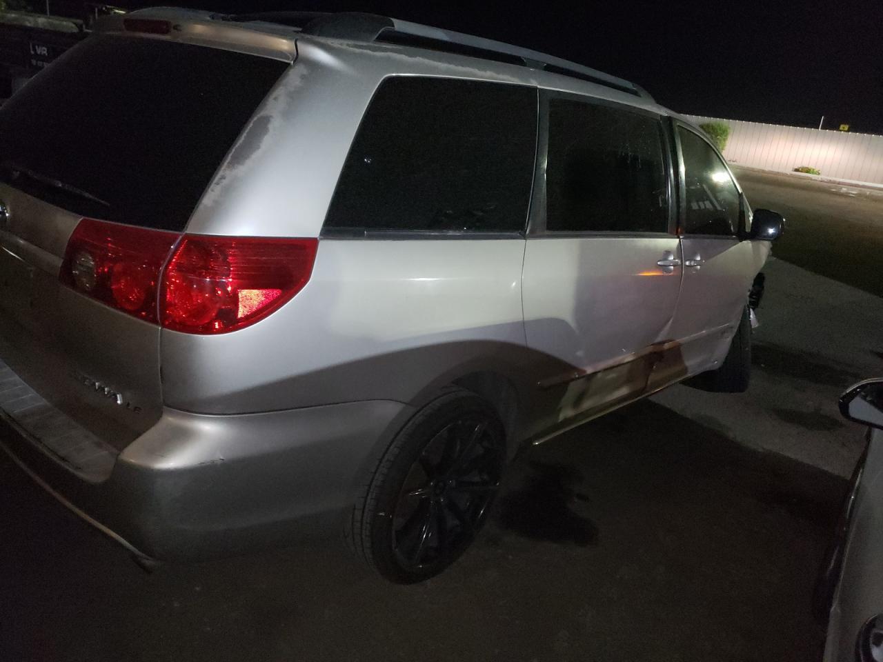 2006 TOYOTA SIENNA
