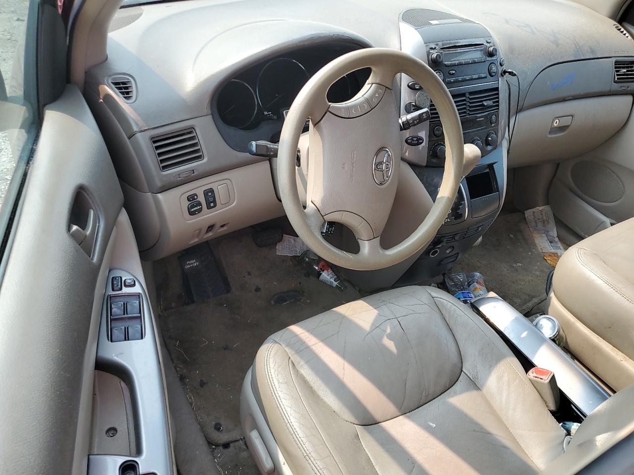 2006 TOYOTA SIENNA