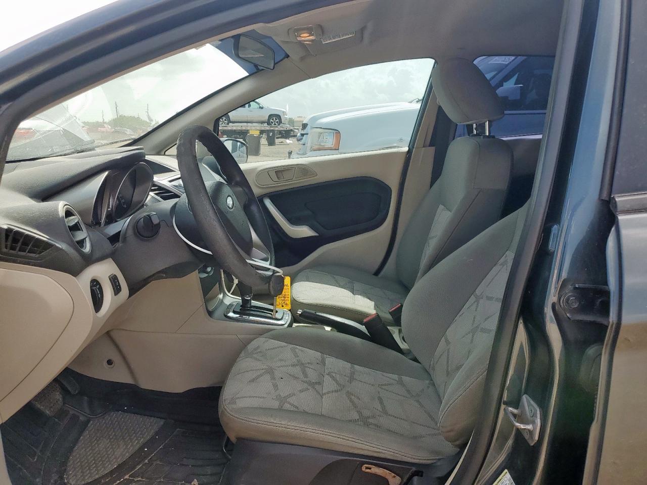 2011 FORD Fiesta