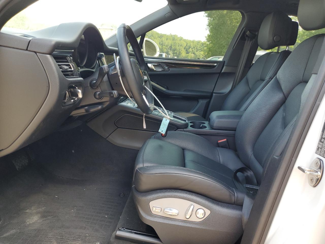 2021 PORSCHE Macan